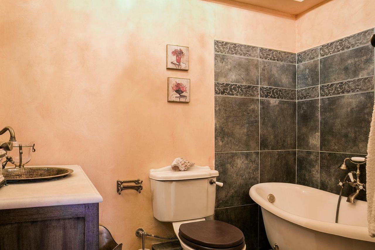 Karavádhos Palazzino Di Nionioヴィラ エクステリア 写真